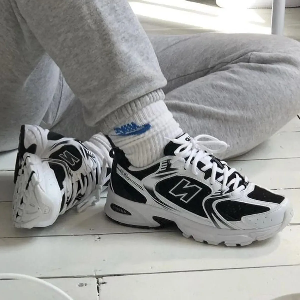 New Balance 530 White & Black Sports Style Sneakers