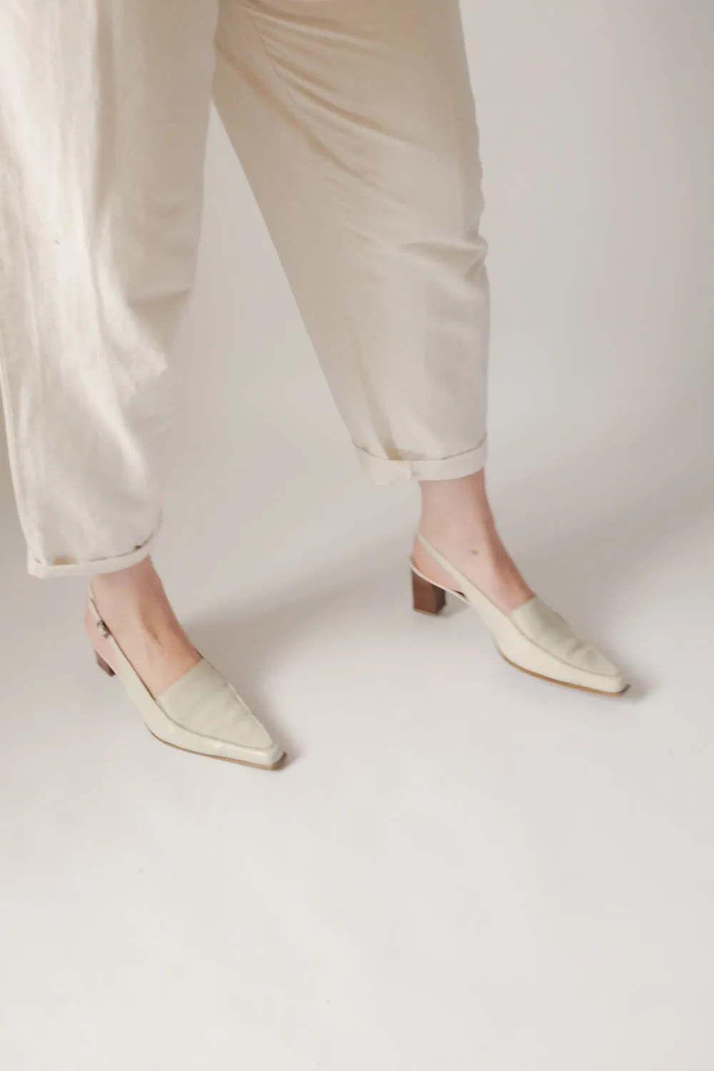 POINTY CREAM SLING BACK MULES 39 40