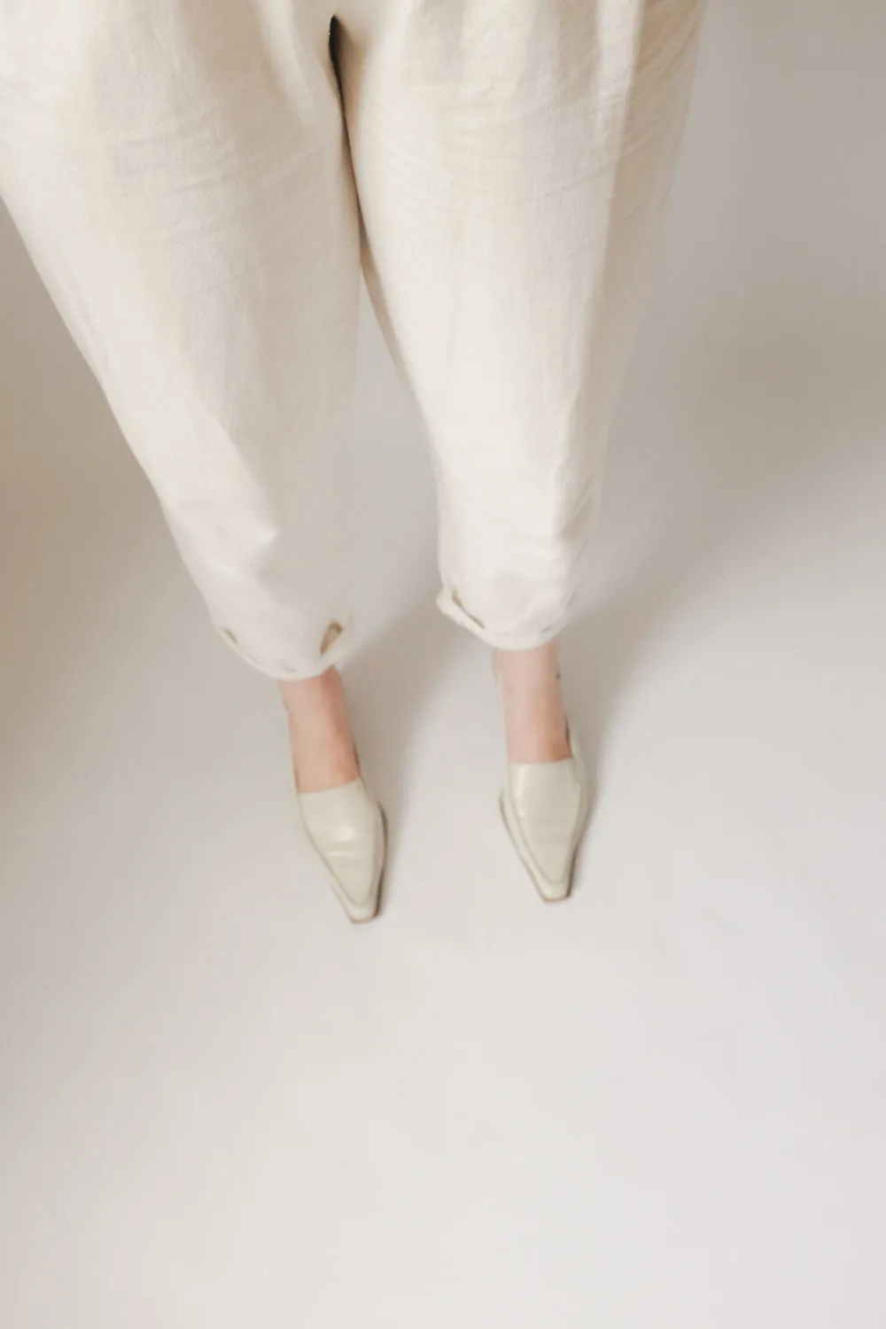 POINTY CREAM SLING BACK MULES 39 40