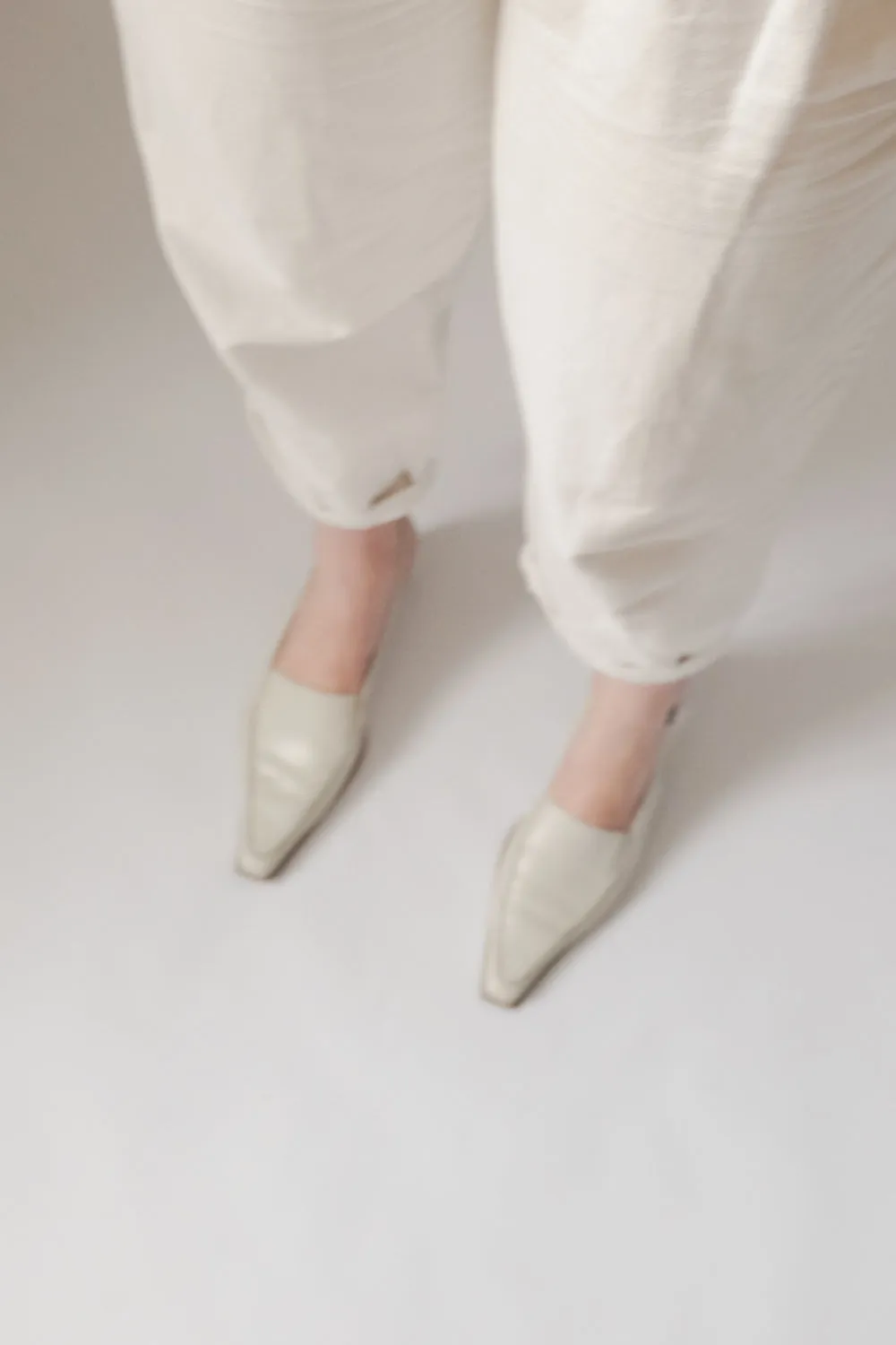 POINTY CREAM SLING BACK MULES 39 40