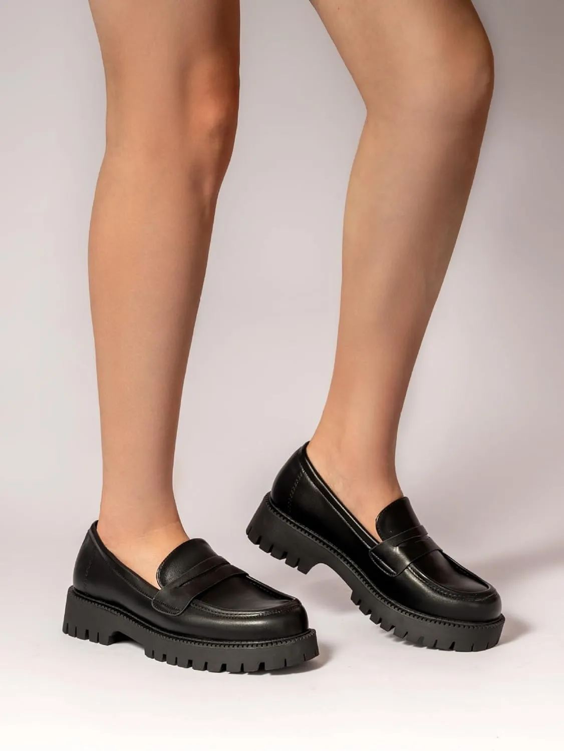Women Lug Sole Chunky Heel Loafer Slip On Low Heel Closed Toe Trendy Pumps Business Work Office Lady Shoes Black