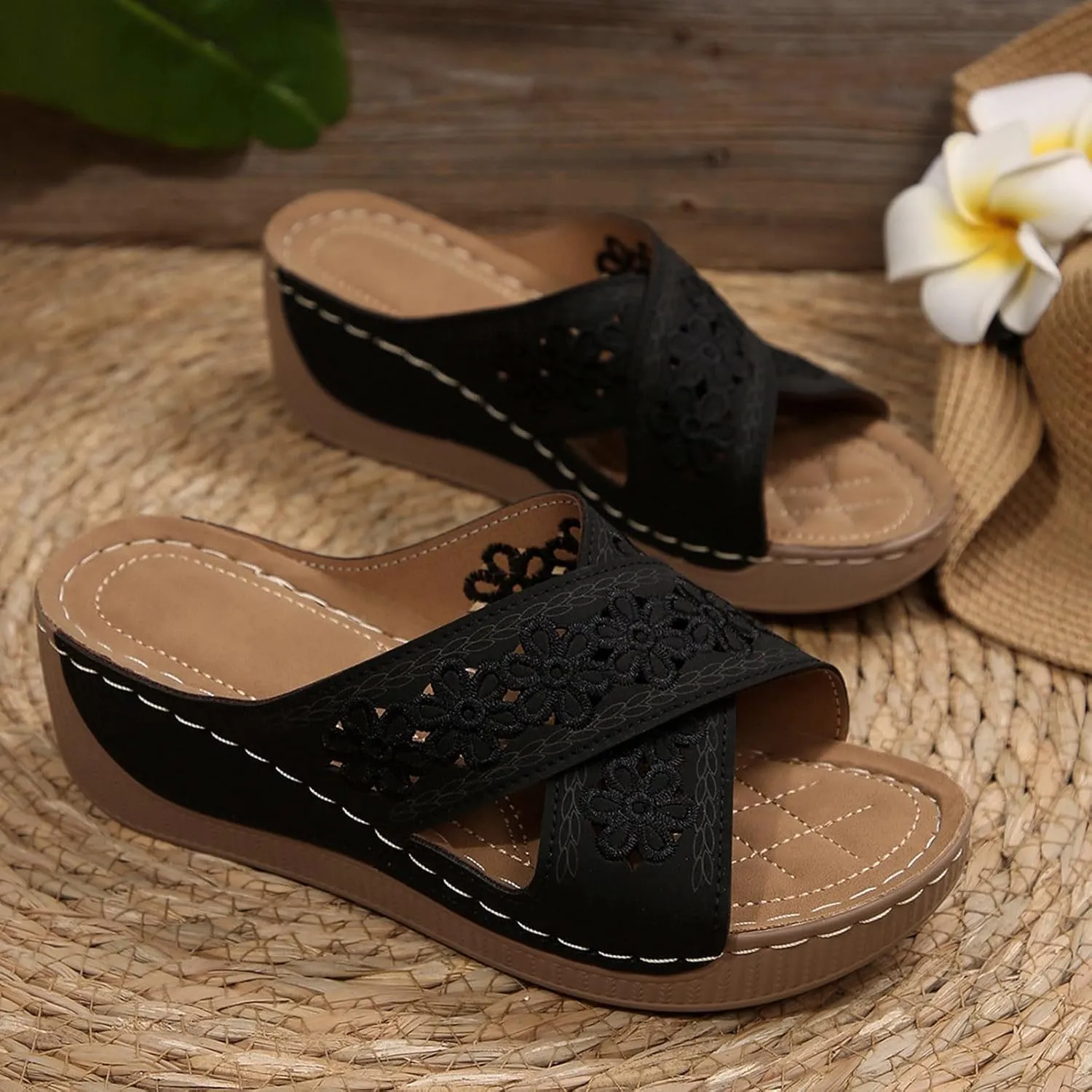 Women's Sandals Summer Retro Hollow Strap Thick Bottom Wedge Sandals for Outdoor Wear House Slippers for Women