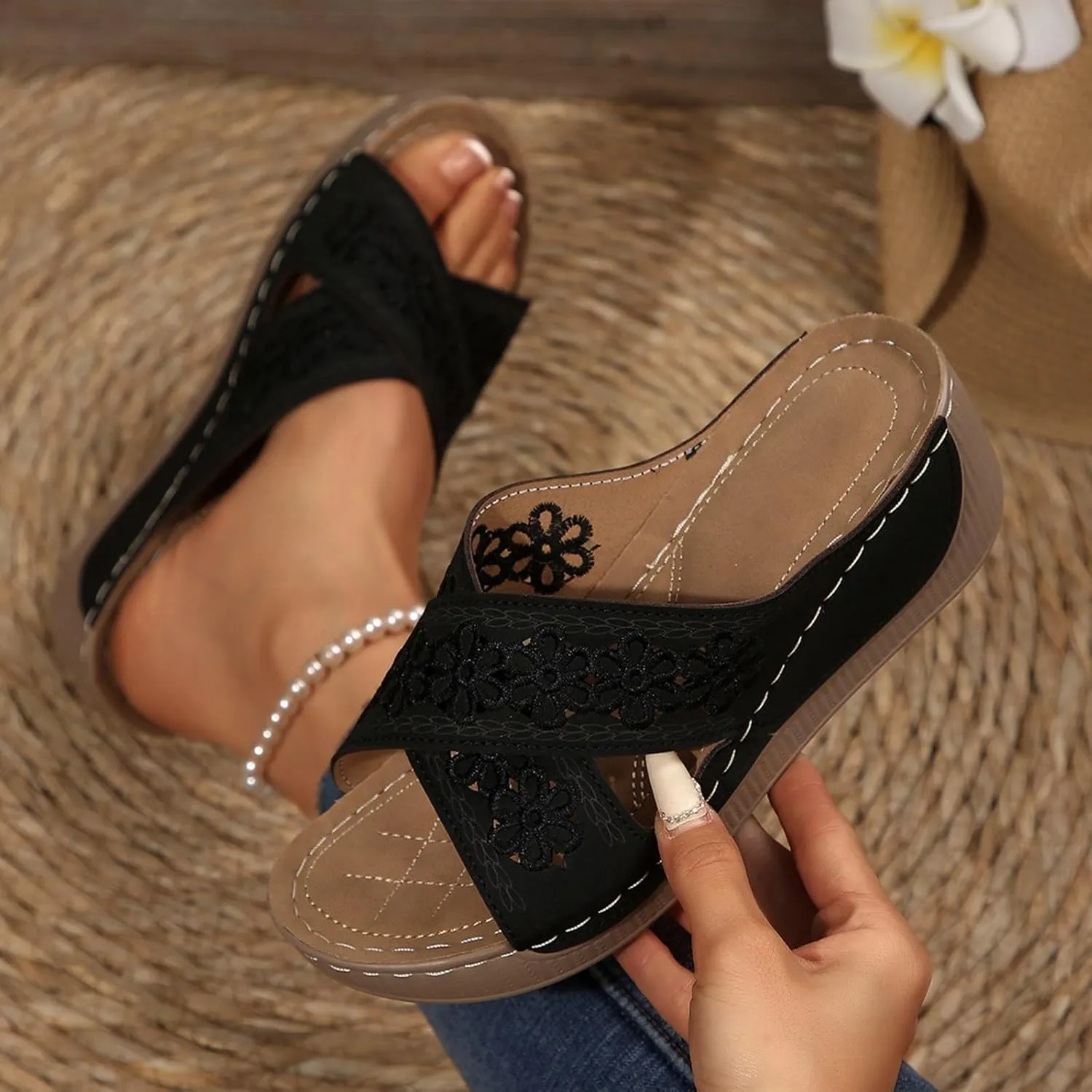Women's Sandals Summer Retro Hollow Strap Thick Bottom Wedge Sandals for Outdoor Wear House Slippers for Women