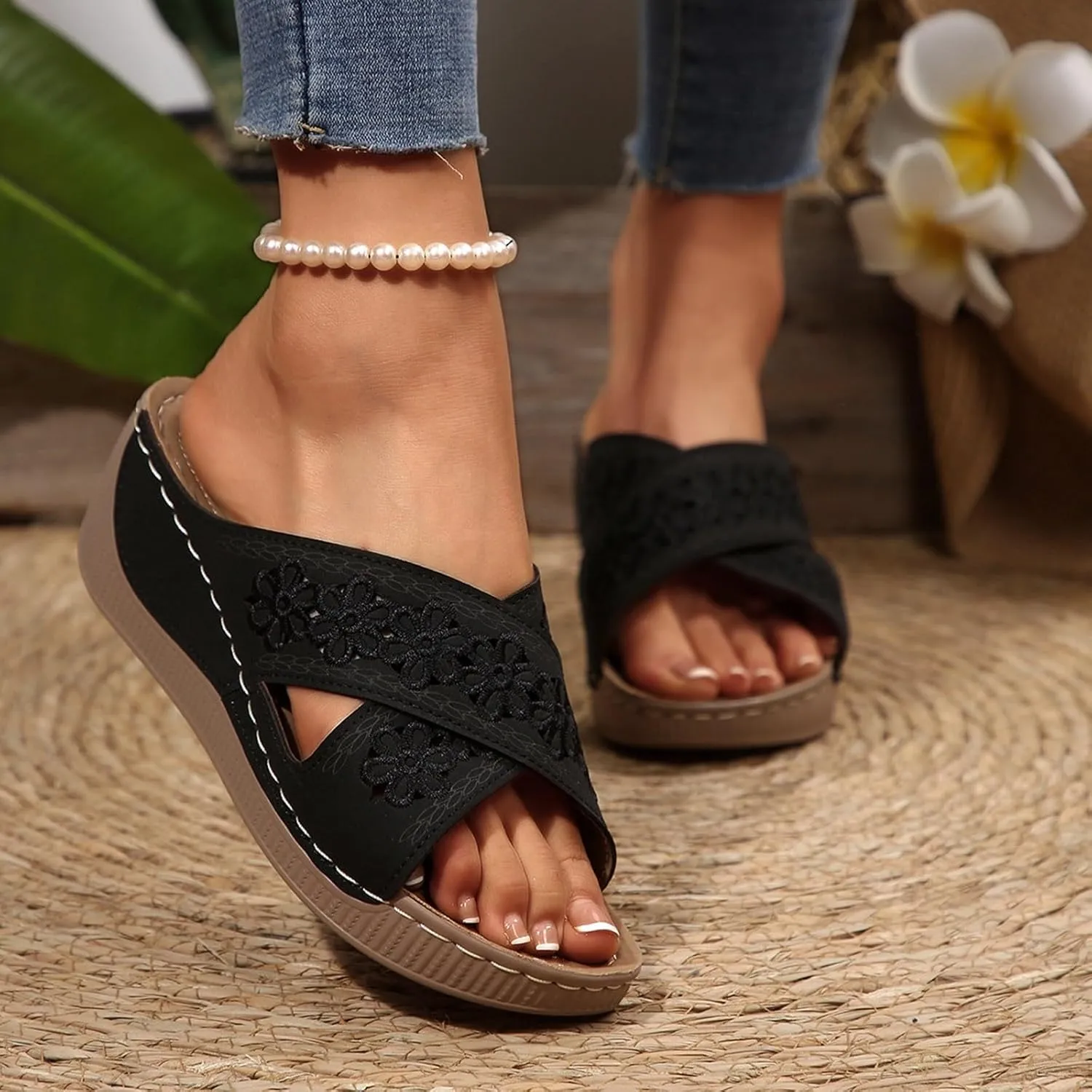 Women's Sandals Summer Retro Hollow Strap Thick Bottom Wedge Sandals for Outdoor Wear House Slippers for Women
